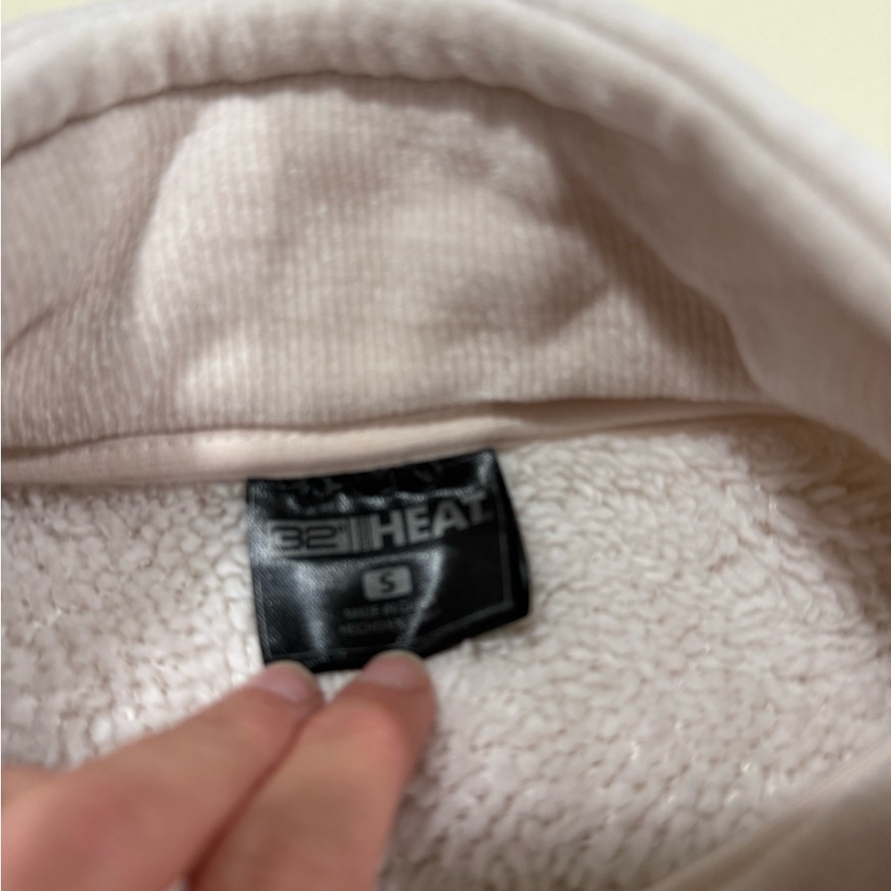 32 degree heat white plush pullover - Picture 3 of 4